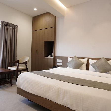 A Square Executive Hotel Aurangabad  Ngoại thất bức ảnh