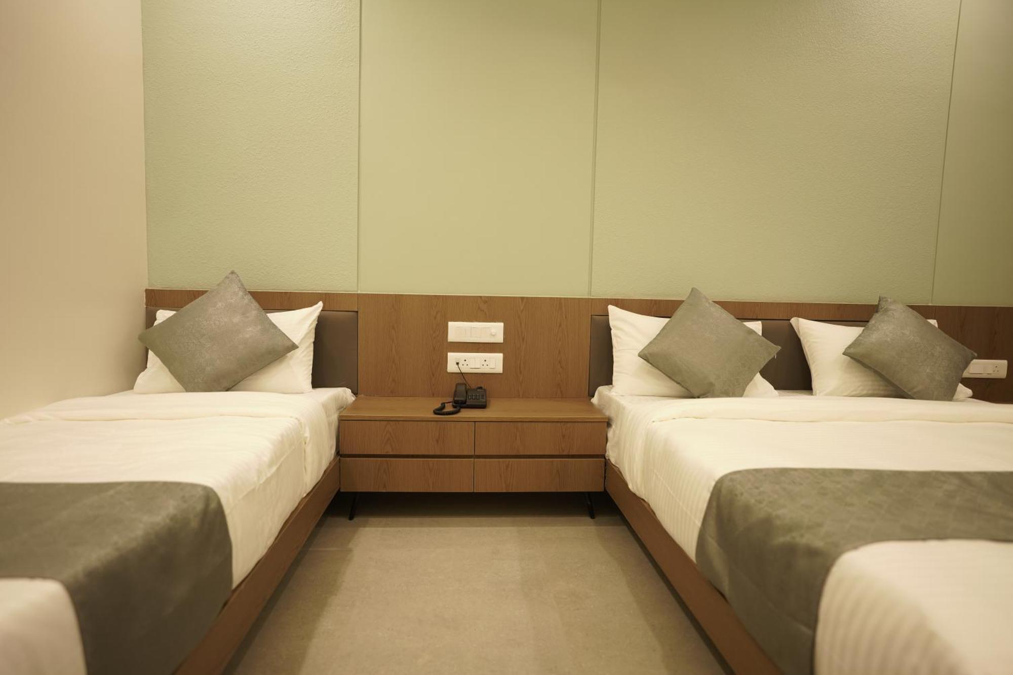 A Square Executive Hotel Aurangabad  Ngoại thất bức ảnh