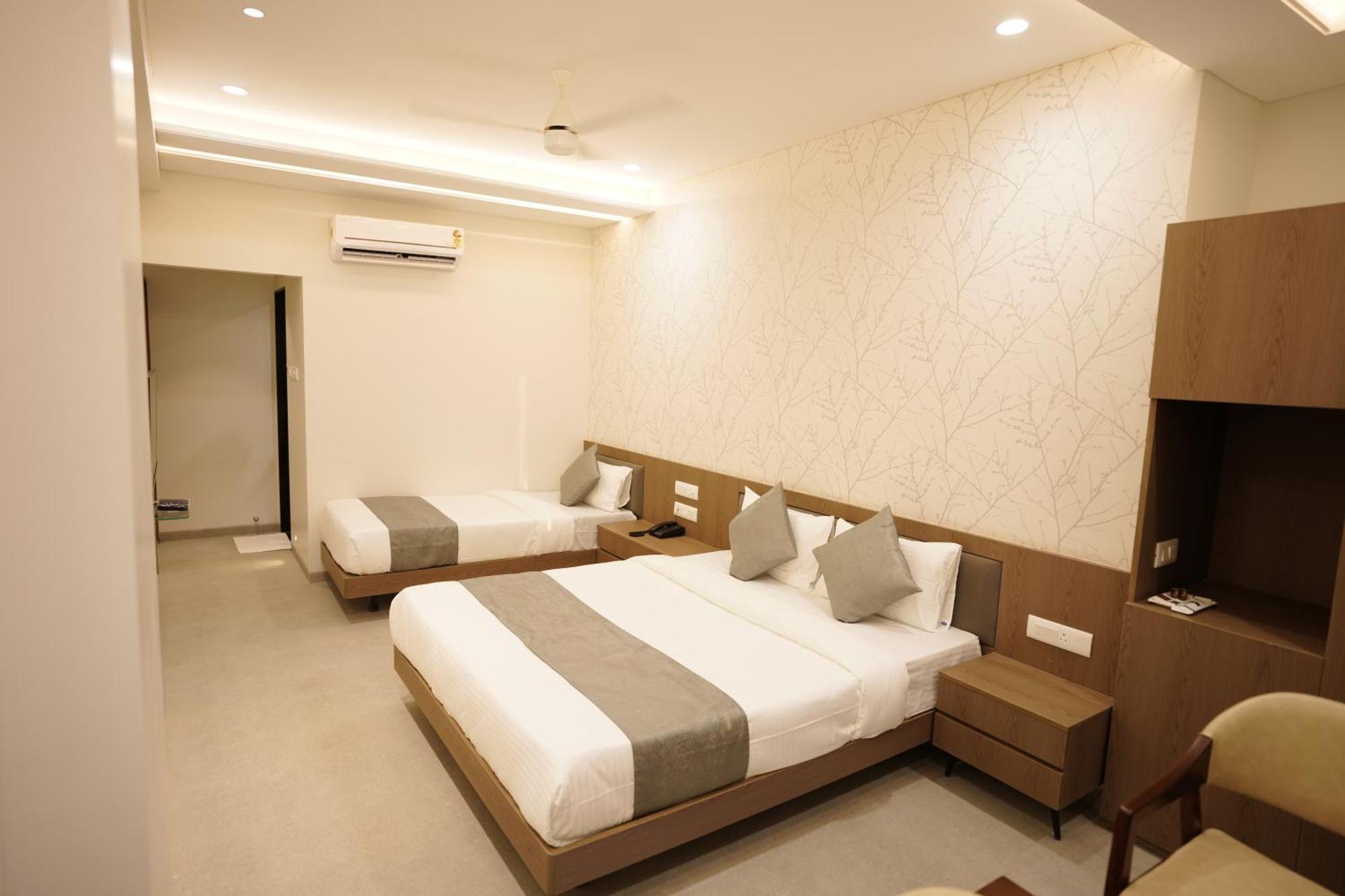 A Square Executive Hotel Aurangabad  Ngoại thất bức ảnh