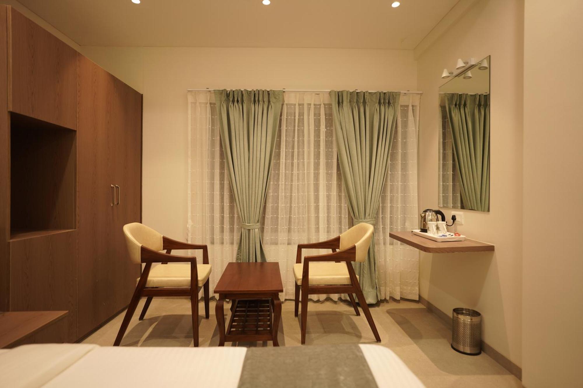 A Square Executive Hotel Aurangabad  Ngoại thất bức ảnh