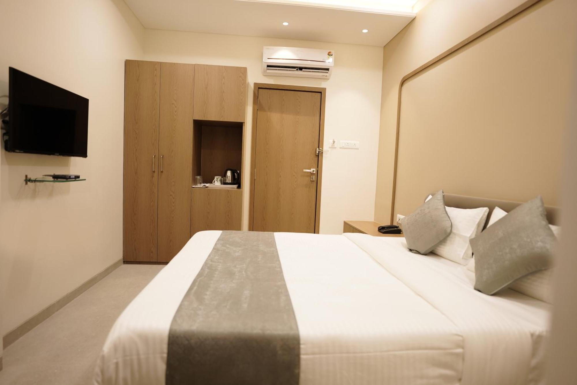 A Square Executive Hotel Aurangabad  Ngoại thất bức ảnh