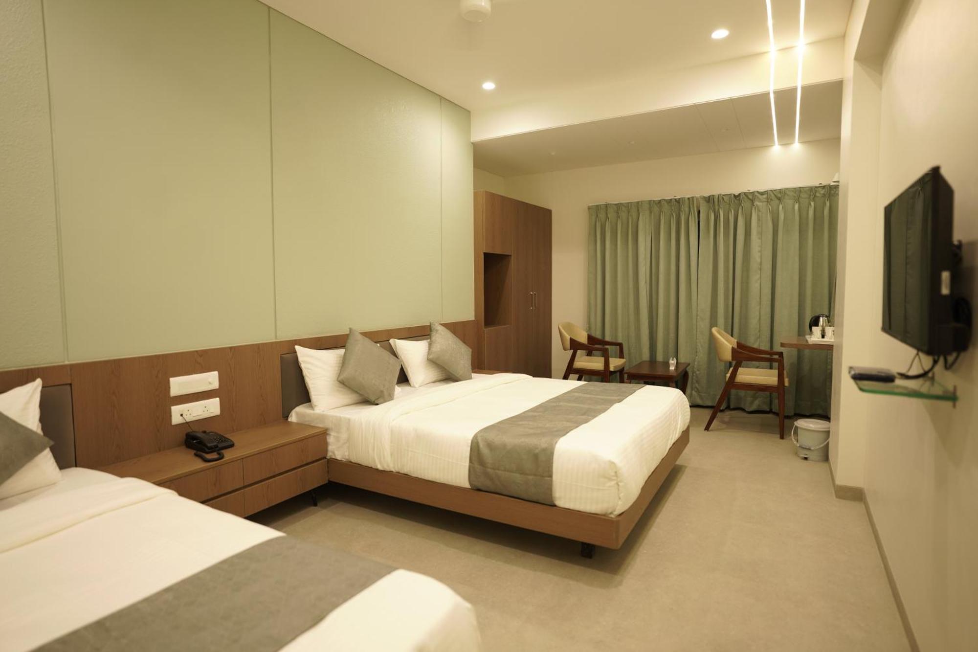 A Square Executive Hotel Aurangabad  Ngoại thất bức ảnh