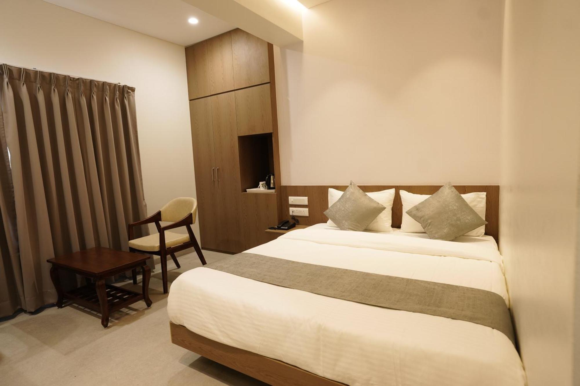 A Square Executive Hotel Aurangabad  Ngoại thất bức ảnh
