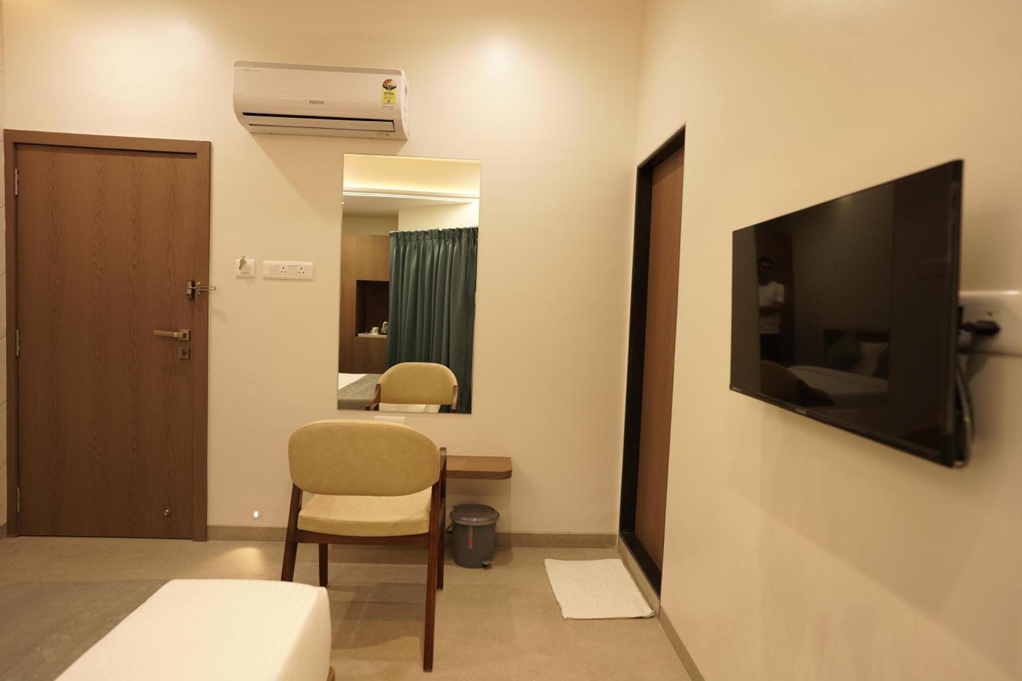 A Square Executive Hotel Aurangabad  Ngoại thất bức ảnh