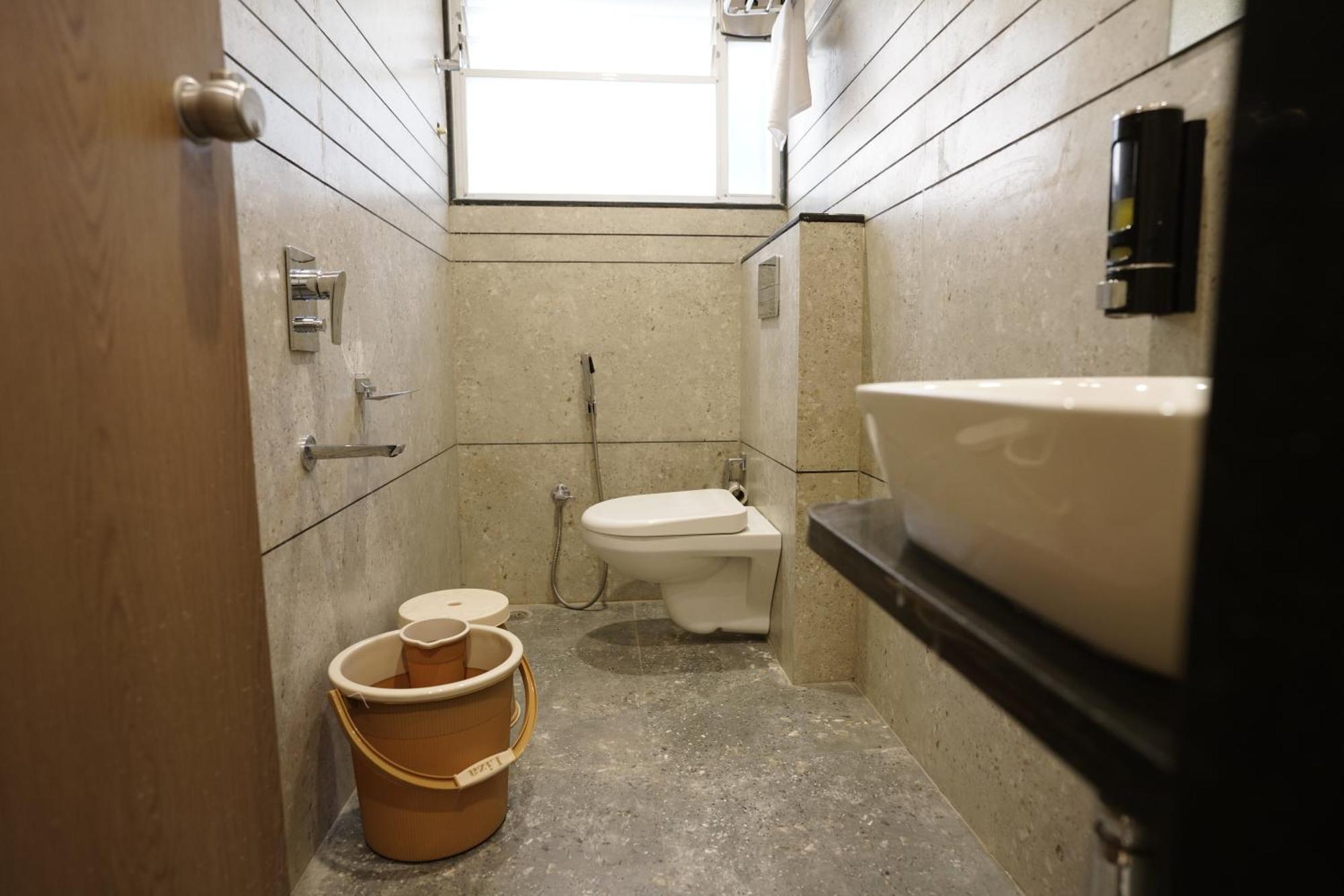 A Square Executive Hotel Aurangabad  Ngoại thất bức ảnh