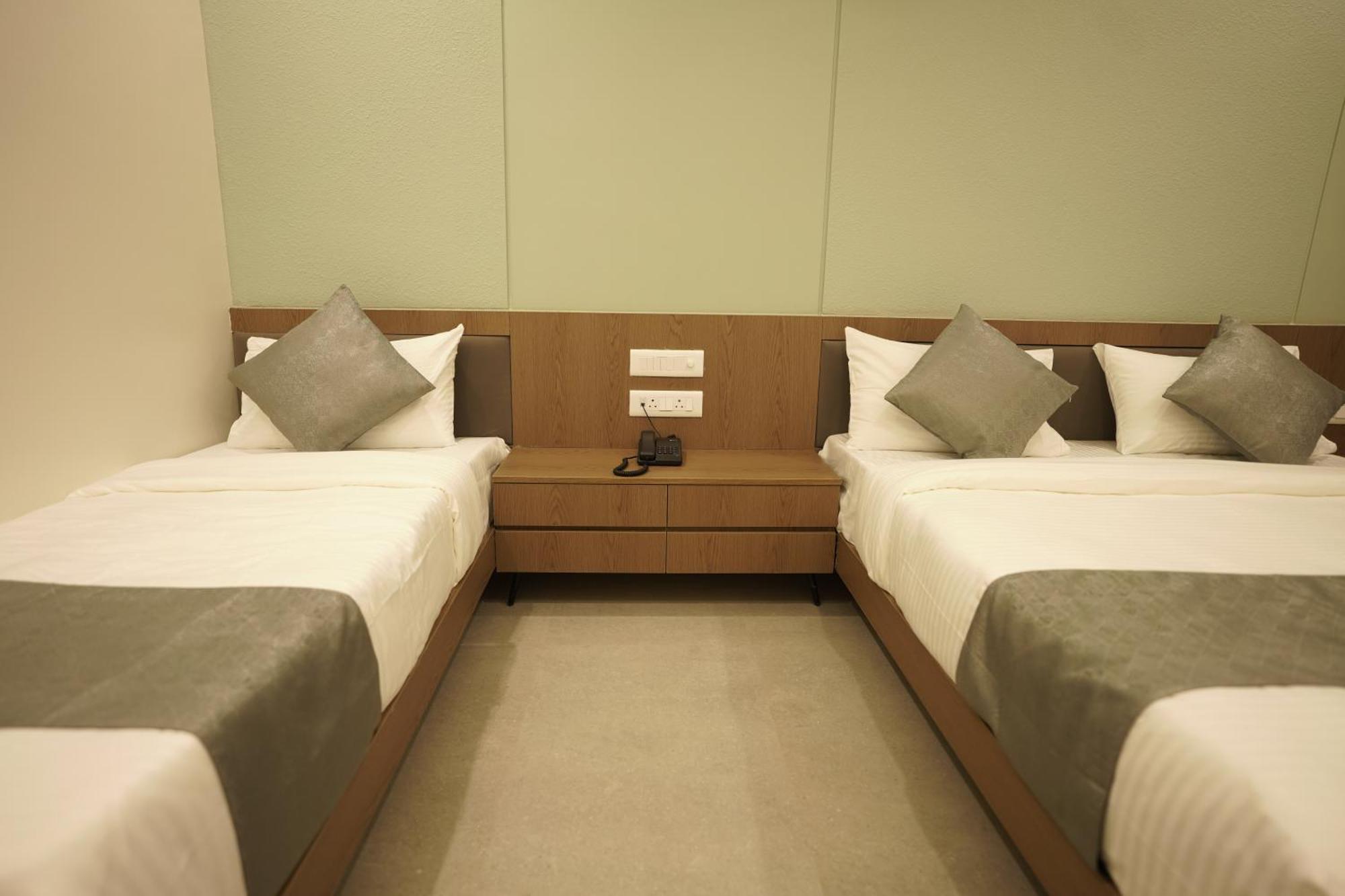 A Square Executive Hotel Aurangabad  Ngoại thất bức ảnh